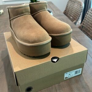 Ugg Classic Ultra Mini Platform